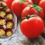 Namesto polnjenega zelja in paprike: recept za polnjen paradižnik z